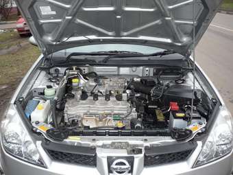 2004 Nissan Wingroad Photos