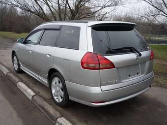 2004 Nissan Wingroad Images