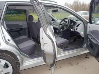 2004 Nissan Wingroad Pictures