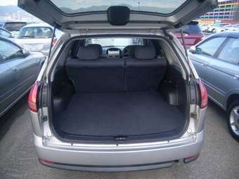 2004 Nissan Wingroad Photos