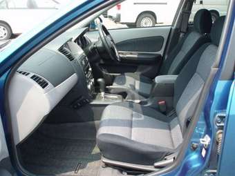 2004 Nissan Wingroad Photos