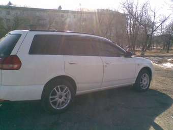 2004 Nissan Wingroad Photos