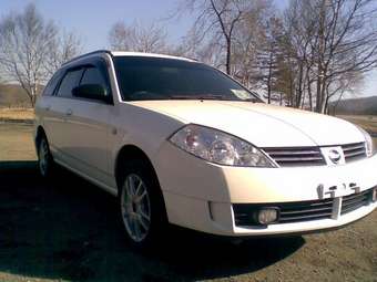 2004 Nissan Wingroad Images