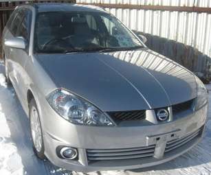 2004 Nissan Wingroad Photos