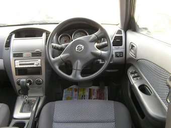 2004 Nissan Wingroad Photos