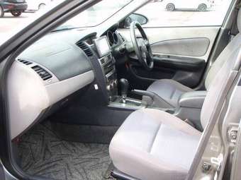 2004 Nissan Wingroad Photos