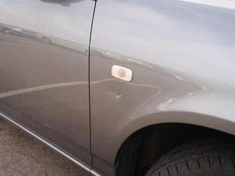 2004 Nissan Wingroad Photos