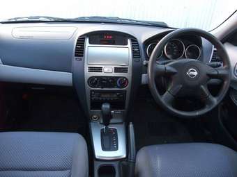 2004 Nissan Wingroad Pictures