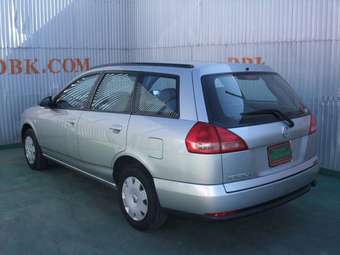 2004 Nissan Wingroad Photos