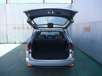 2004 Nissan Wingroad Pictures