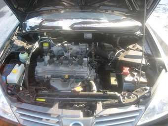 2004 Nissan Wingroad Images