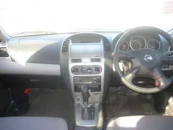 2004 Nissan Wingroad Pictures