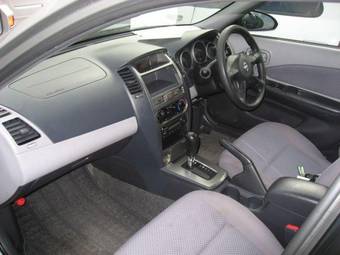 2004 Nissan Wingroad Pictures