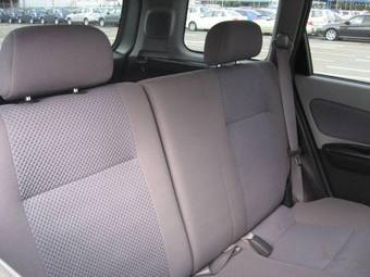 2004 Nissan Wingroad Wallpapers
