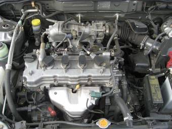 2004 Nissan Wingroad Images