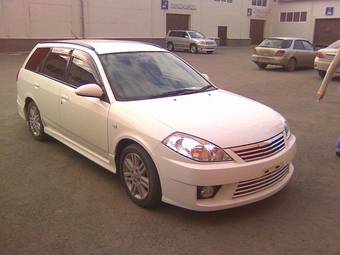 2004 Nissan Wingroad Pictures
