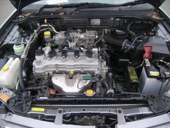 2004 Nissan Wingroad Images