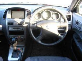 2004 Nissan Wingroad Images