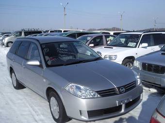 2004 Nissan Wingroad Photos