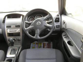 2004 Nissan Wingroad Photos