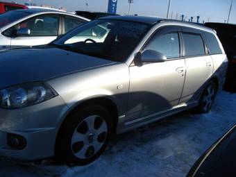 2004 Nissan Wingroad Pictures