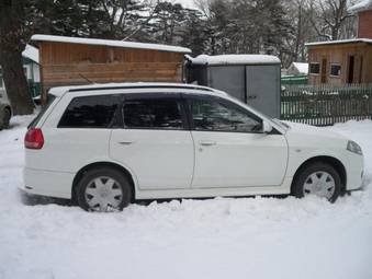 2004 Nissan Wingroad Photos