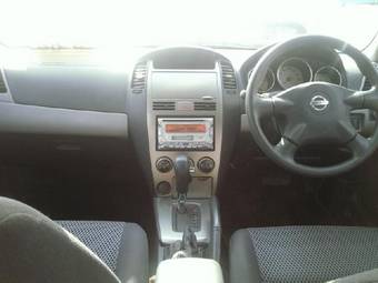 2004 Nissan Wingroad Photos