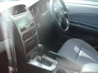2004 Nissan Wingroad Photos