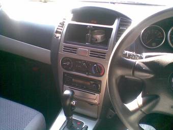 2004 Nissan Wingroad Wallpapers