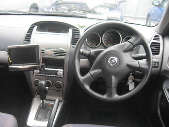2004 Nissan Wingroad Photos