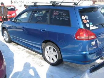 2004 Nissan Wingroad Photos