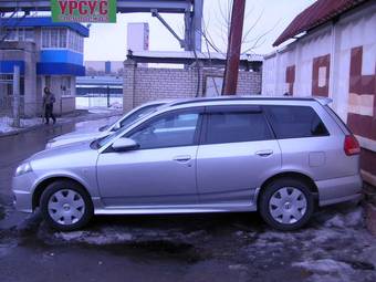 2004 Nissan Wingroad Pictures