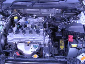 2004 Nissan Wingroad Photos