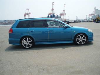 2004 Nissan Wingroad Photos