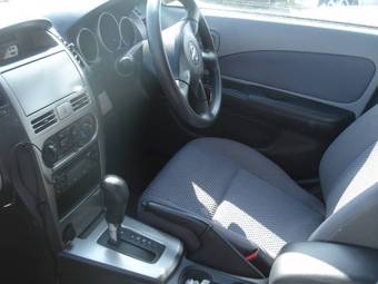 2004 Nissan Wingroad Photos