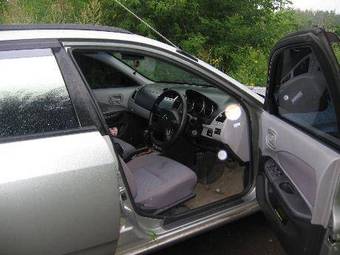 2004 Nissan Wingroad Pictures