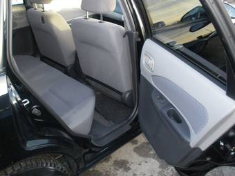 2004 Nissan Wingroad Photos