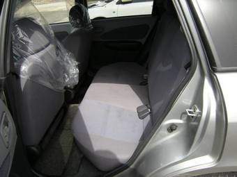 2004 Nissan Wingroad Photos