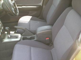 2004 Nissan Wingroad Photos
