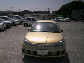 2004 Nissan Wingroad Images
