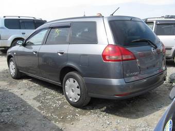 2004 Nissan Wingroad Photos