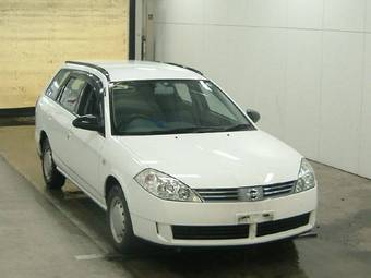 2004 Nissan Wingroad Photos