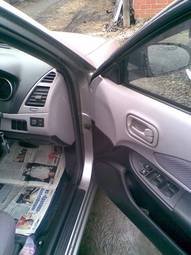 2004 Nissan Wingroad Pics