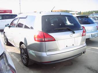 2004 Nissan Wingroad Images