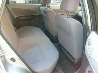 2004 Nissan Wingroad Pictures