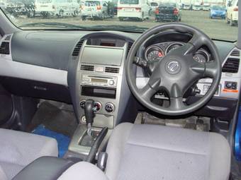 2004 Nissan Wingroad Photos