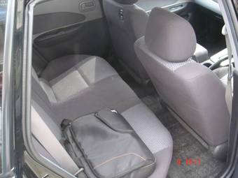 2004 Nissan Wingroad Pics