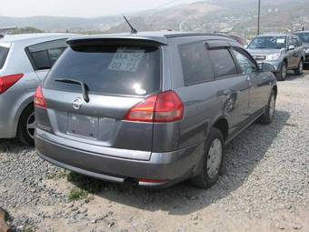 2004 Nissan Wingroad Photos