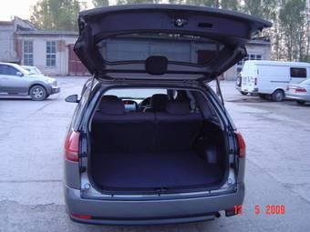 2004 Nissan Wingroad Pics