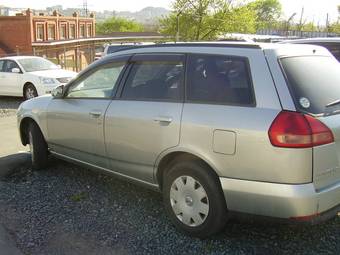 2004 Nissan Wingroad Pictures